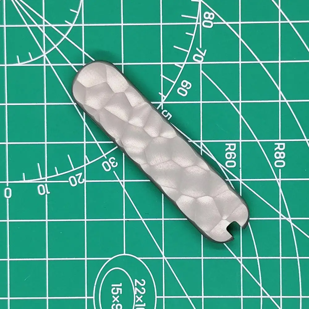 Весы TC4 из титанового сплава ручной работы для швейцарского армейского ножа