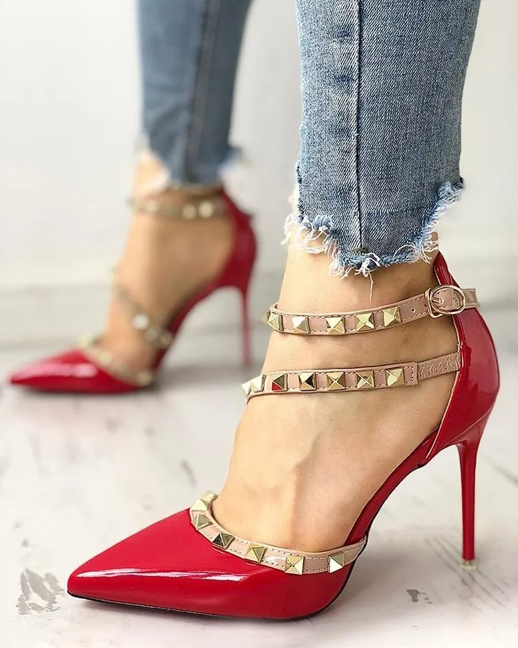 Новинка Пикантные женские летние туфли на высоком тонком каблуке с заклепками и