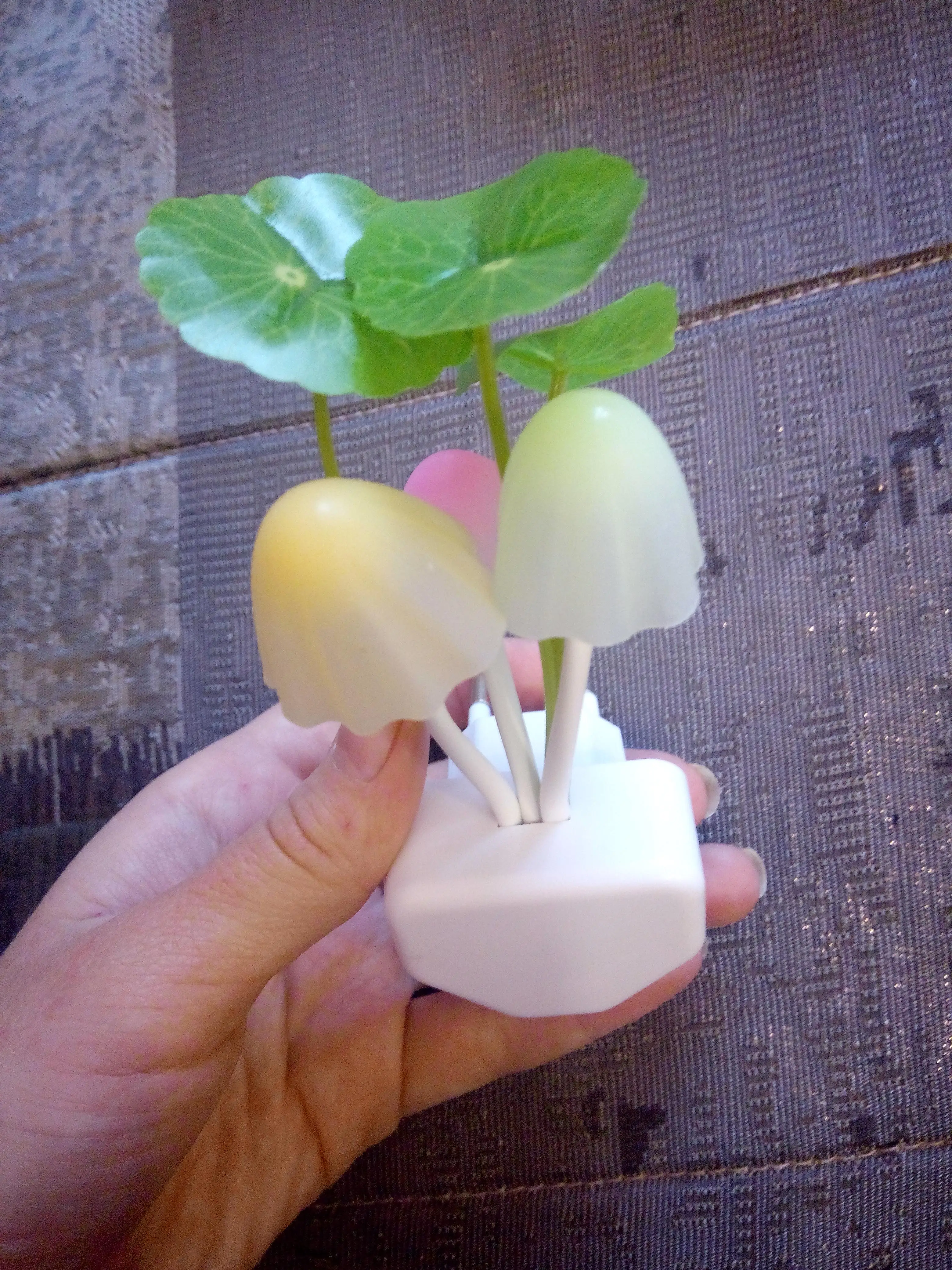

Mushroom Shape Led Night Lights Colorful Light EU & US Plug Light Sensor Bedside Aisle Lights Christmas Party Decoration