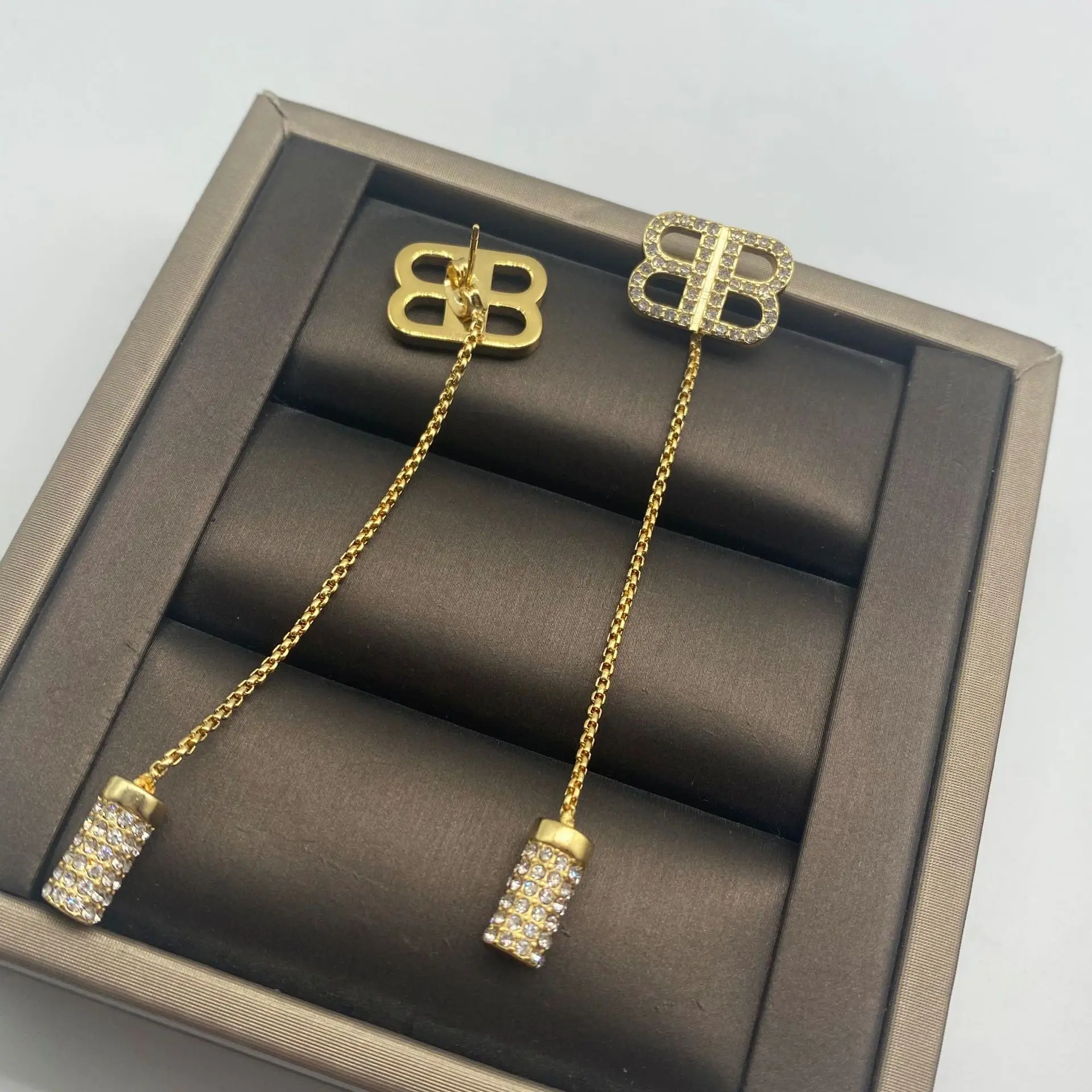

Luxury Original Brand Vintage Jewelry Gold Long Tassel Stud Earrings for Women Letter B Crystal Drop Dangle Earrings Party Gift