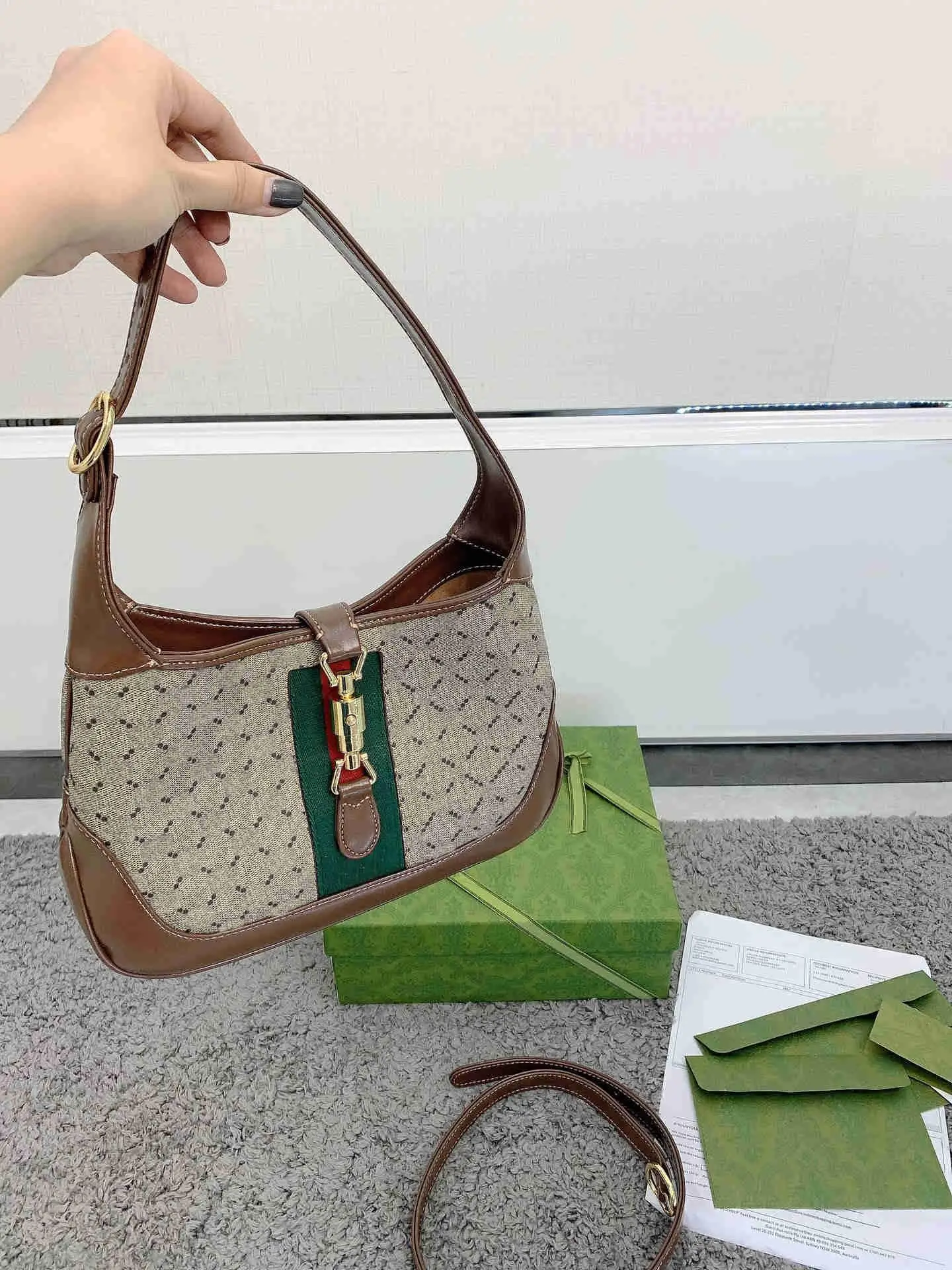 

2021 Ladies Bag French Underarm Bag Fashion Messenger Bag Shoulder Bag Handbag Small Square Bag B1034
