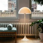 Дания, скандинавский постмодерн, Минималистичная гостиная, кабинет, дизайнерская модель комнаты, выставочный зал, декоративная лампа