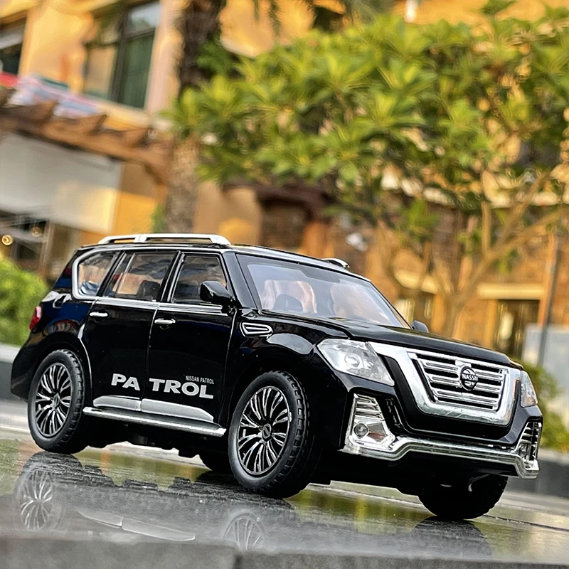 Модель автомобиля из сплава в масштабе 1:24 Nissan патруль литая металлическая