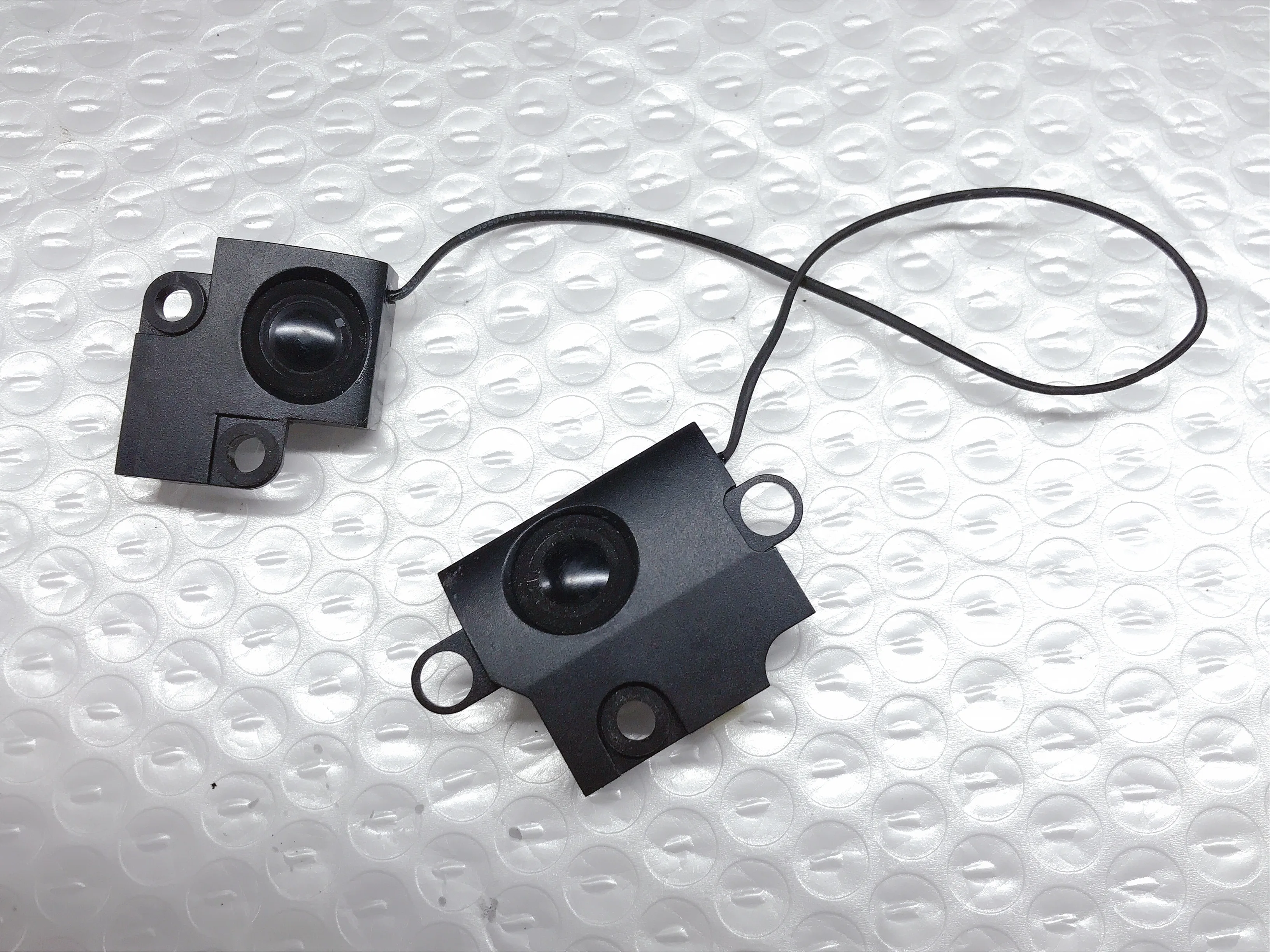 

FOR Dell Inspiron 1464 laptop internal speaker set Y8Y03 0Y8Y03