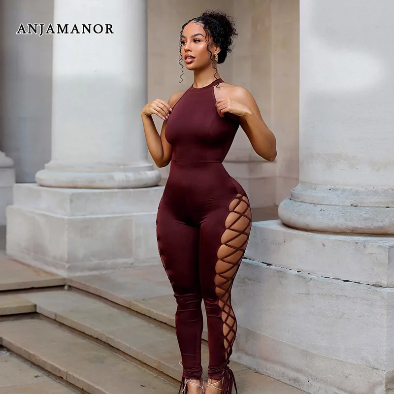 

Женский спортивный комбинезон на шнуровке, с вырезами