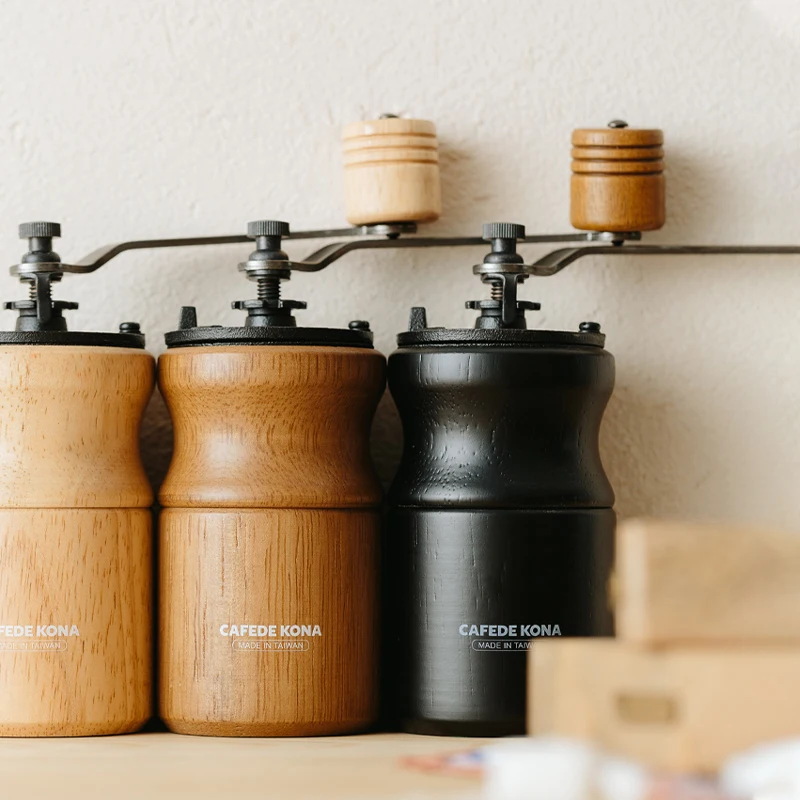 

CAFEDEKONA Manual coffee grinder solid wood grinder cast steel cast iron burrs Hand grinder coffee beans mill capacity 20g