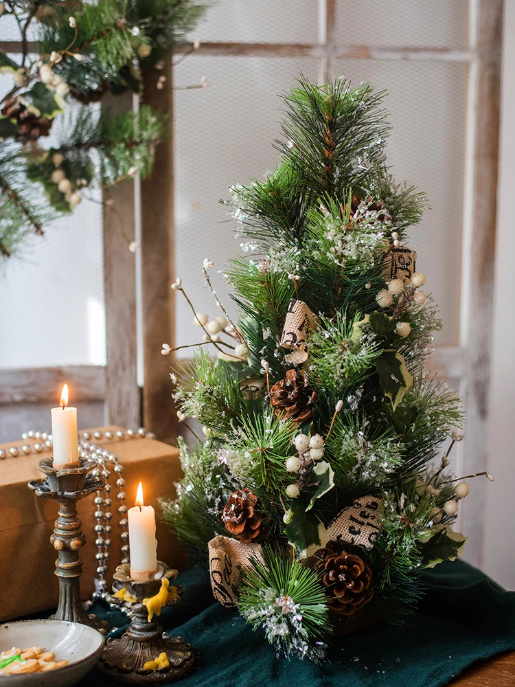 Маленькая рождественская елка кристаллы льда кедр орнамент имитация дерева