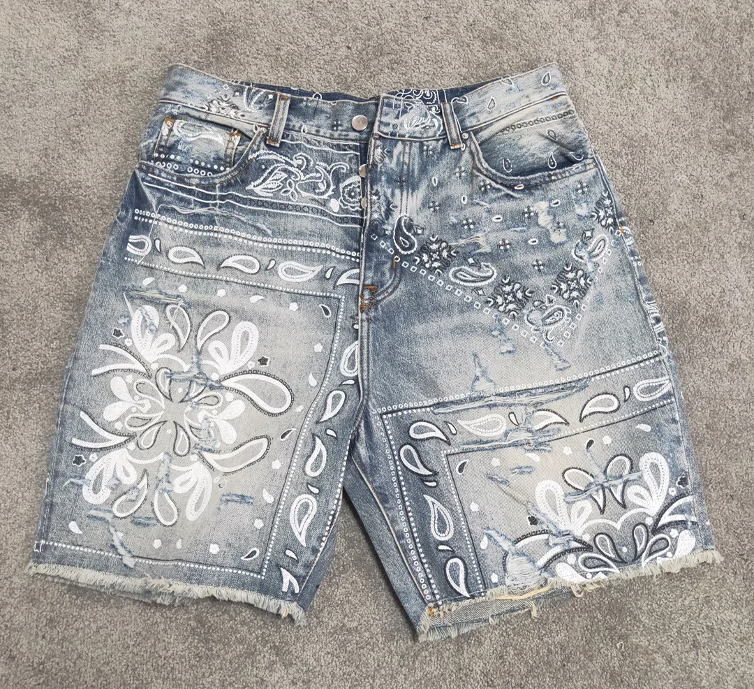 

Мужские потертые джинсовые шорты в стиле ретро