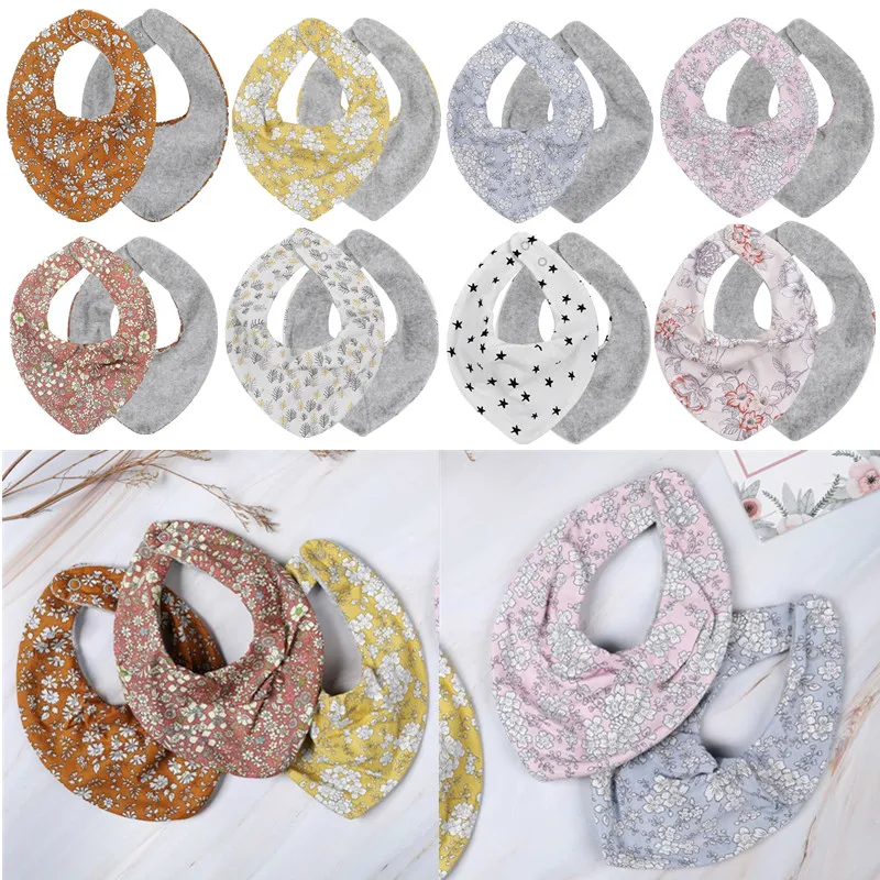 Нагрудник детский треугольный непромокаемый с цветочным принтом | Детская