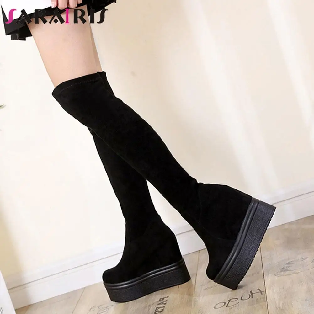

Женские сапоги без застежки SaraIris, черные Повседневные Удобные Сапоги выше колена из флока на толстой подошве, Элегантные зимние сапоги на п...