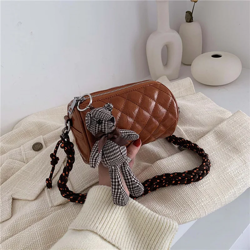 Новинка 2019 женская зимняя клетчатая вышитая сумка через плечо от известного