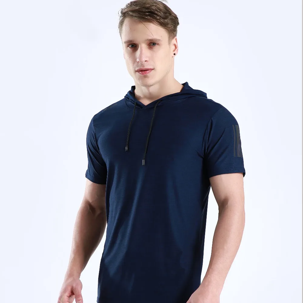 Мужская спортивная футболка с капюшоном коротким рукавом быстросохнущая для