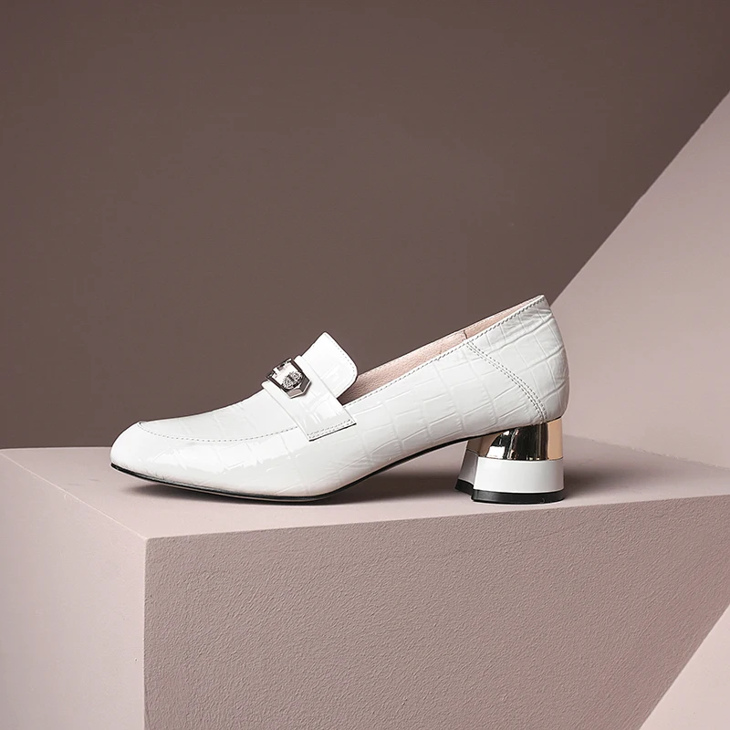 

ISNOM Patent Leather Women Shoes Crystal Thick Med Heels Pumps Shoes Woman Mules Ladies Loafers Soft Leather Pumps Big Size