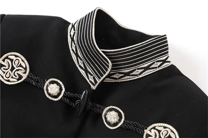 Женская винтажная куртка черная двубортная с вышивкой верхняя одежда для зимы 2019