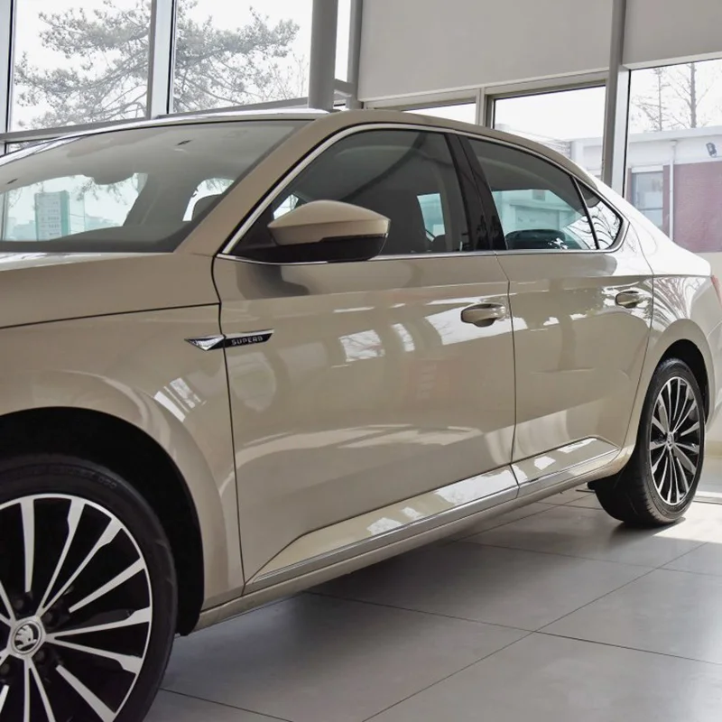 Автомобильный оригинальный значок эмблема для боковых крыльев и дверей Skoda Superb