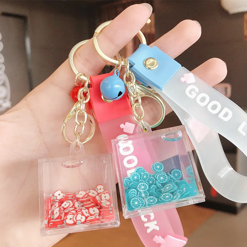 Брелок для ключей сделай сам с фруктами клубникой виноградом жидкостью зыбучим