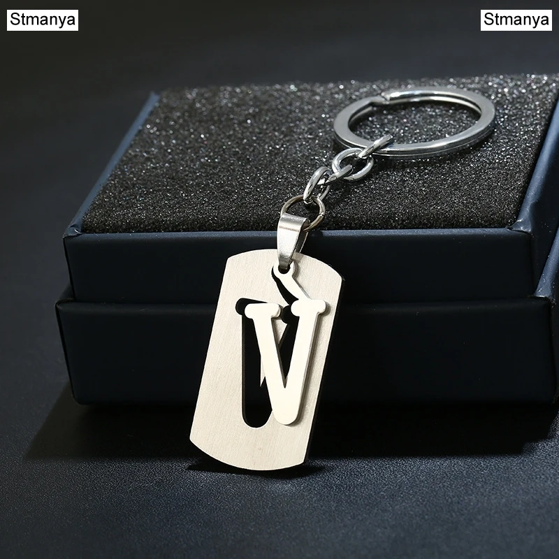 V DIY из нержавеющей стали A-Z буквы брелок талисман 26 букв брелок мужской женский брелок пара подарок ювелирные изделия автомобильный брелок - Цвет: V