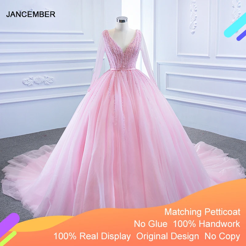 Простое розовое вечернее платье с длинными рукавами V-образным вырезом блестками