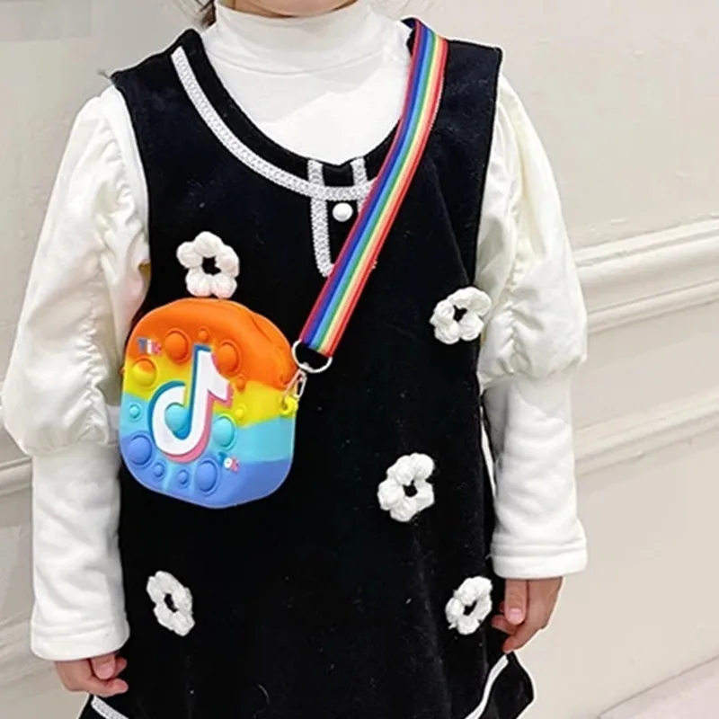 

2022Pop It Fidget Toys Push Bubble Toy Rainbow Tiktok, кошелек для монет, Женская сумочка, простой силиконовый чехол через плечо, сумка для детей, подарок