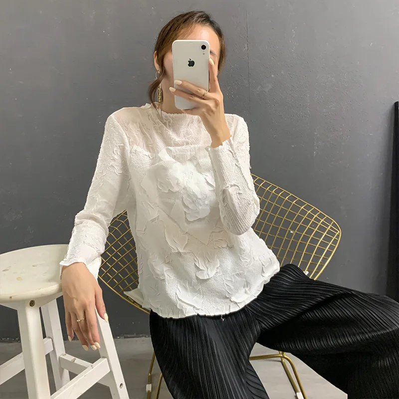 

Miyake pleated white short top 2022 spring new pullover long-sleeved t-shirt wild solid bottoming loose thin women's shirt