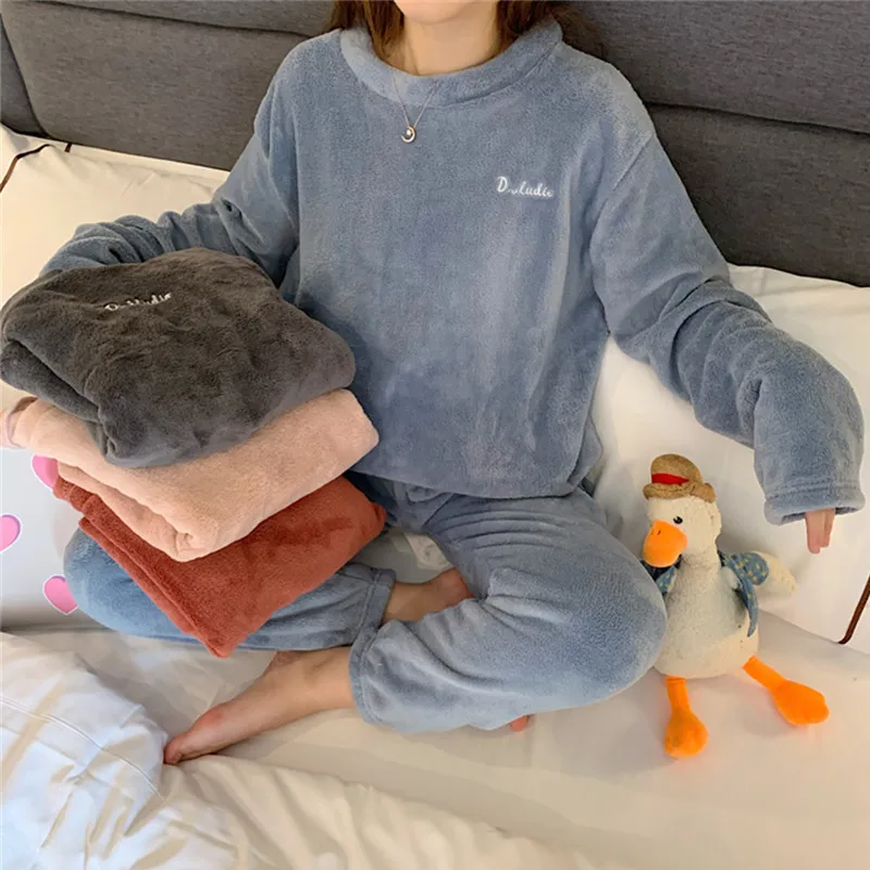 

Autumn and Winter Warm Pajamas Set Women's Casual Home Wear Long Sleeved Coral Velvet T-shirt Trousers Thickened 2-piece Set