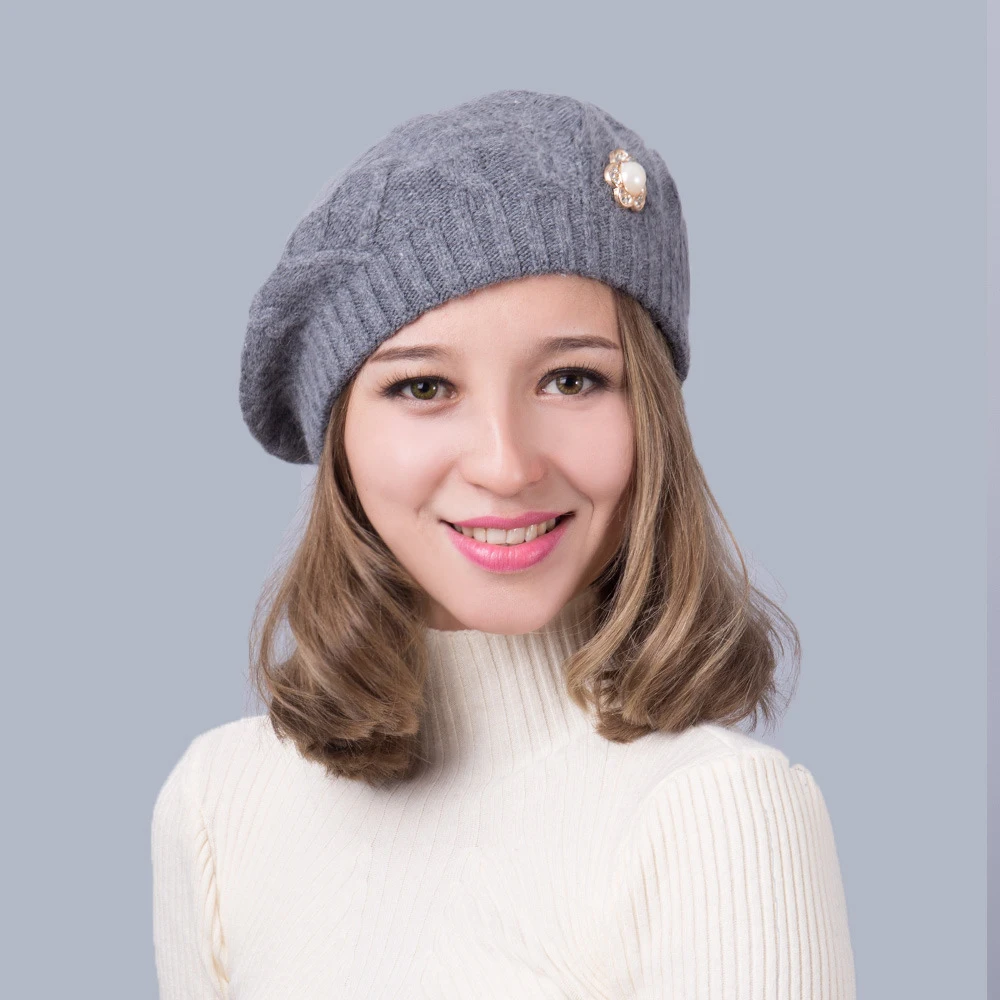 Берет женская шапка зимняя из ангоры вязаная осенняя теплая для катания на лыжах