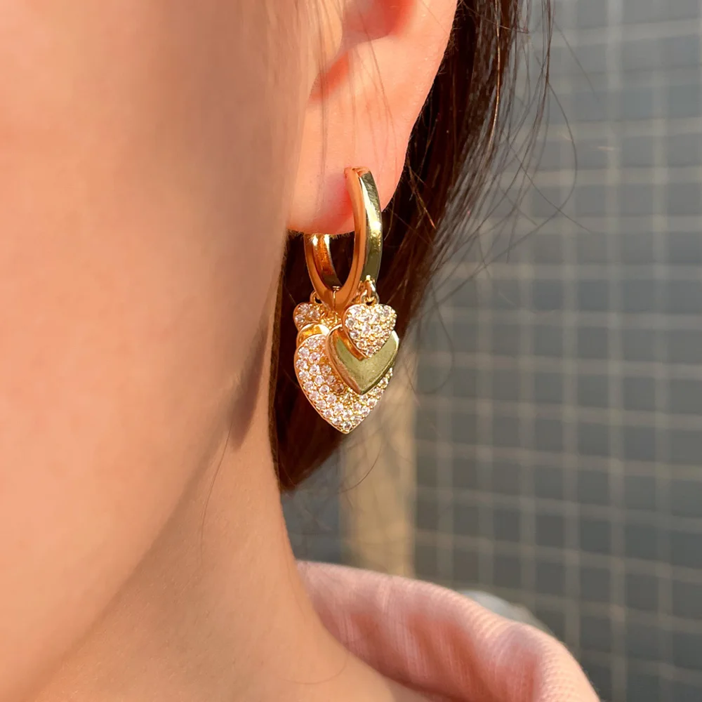 Фото Серьги-кольца Pera Brand Design с подвесками в виде сердца, бразильского золотого цвета, с фианитами, для женщин, праздничные украшения E750 №1