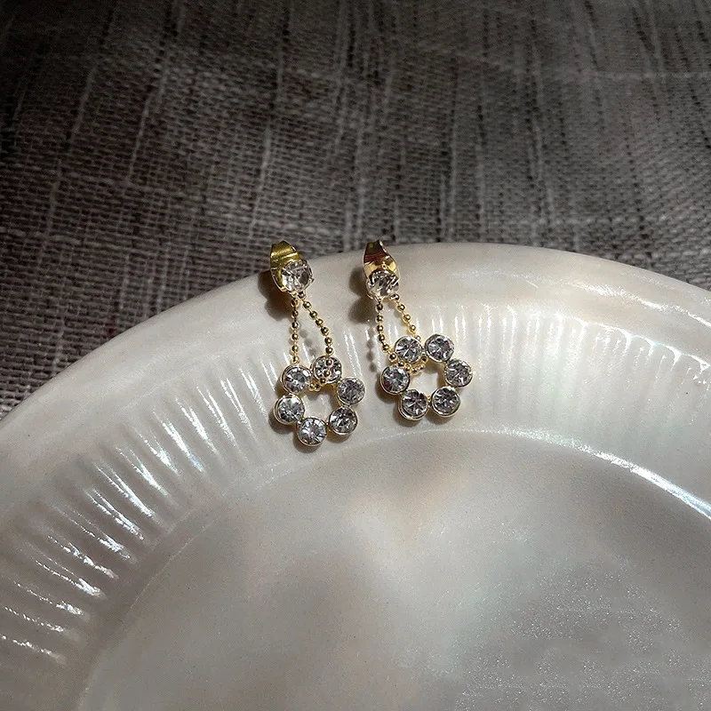 

Fashion All-match Diamond-studded Elegant Temperament Women's Earrings Earrings Personalized Design Earrings Wholesale