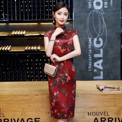 Женские красивые китайские Qipao платья Drak зеленые цветы Традиционные вечерние Qi Pao шоу Ципао для банкета Современные вечерние платья - Цвет: Red qipao