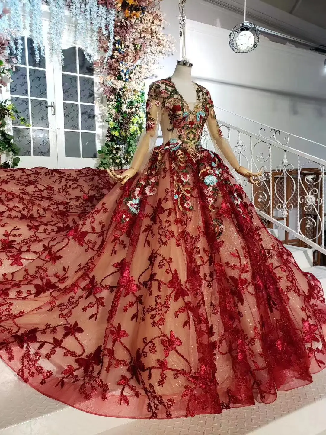 Hot Vintage Lace Crystals Prom Dresses V Neck Ball Gown Princess Red Purple Arabic Women Formal Party | Свадьбы и торжества