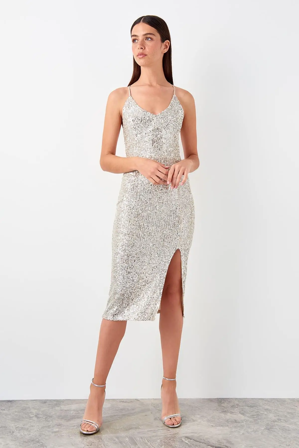 Trendyol Серебряное платье с пайетками TPRSS19EL0563|Женские платья| |