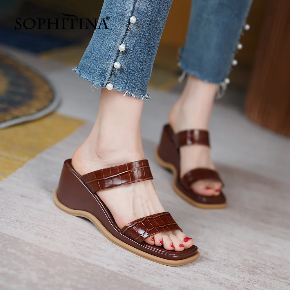 

Женские летние шлепанцы SOPHITINA, натуральная кожа, танкетка, узор под камень, Повседневная Уличная обувь, на лето, AO943