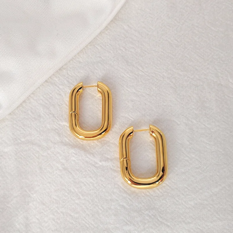 В европейском и американском стиле Модные золотые шик U серьги в форме фигурного