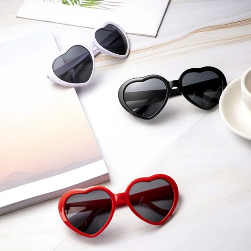 

New Love Heart Shape Sunglasses Women PC Frame Light Change Love Heart Lens Colorful Sun Glasses Female Red Pink Shades Magical