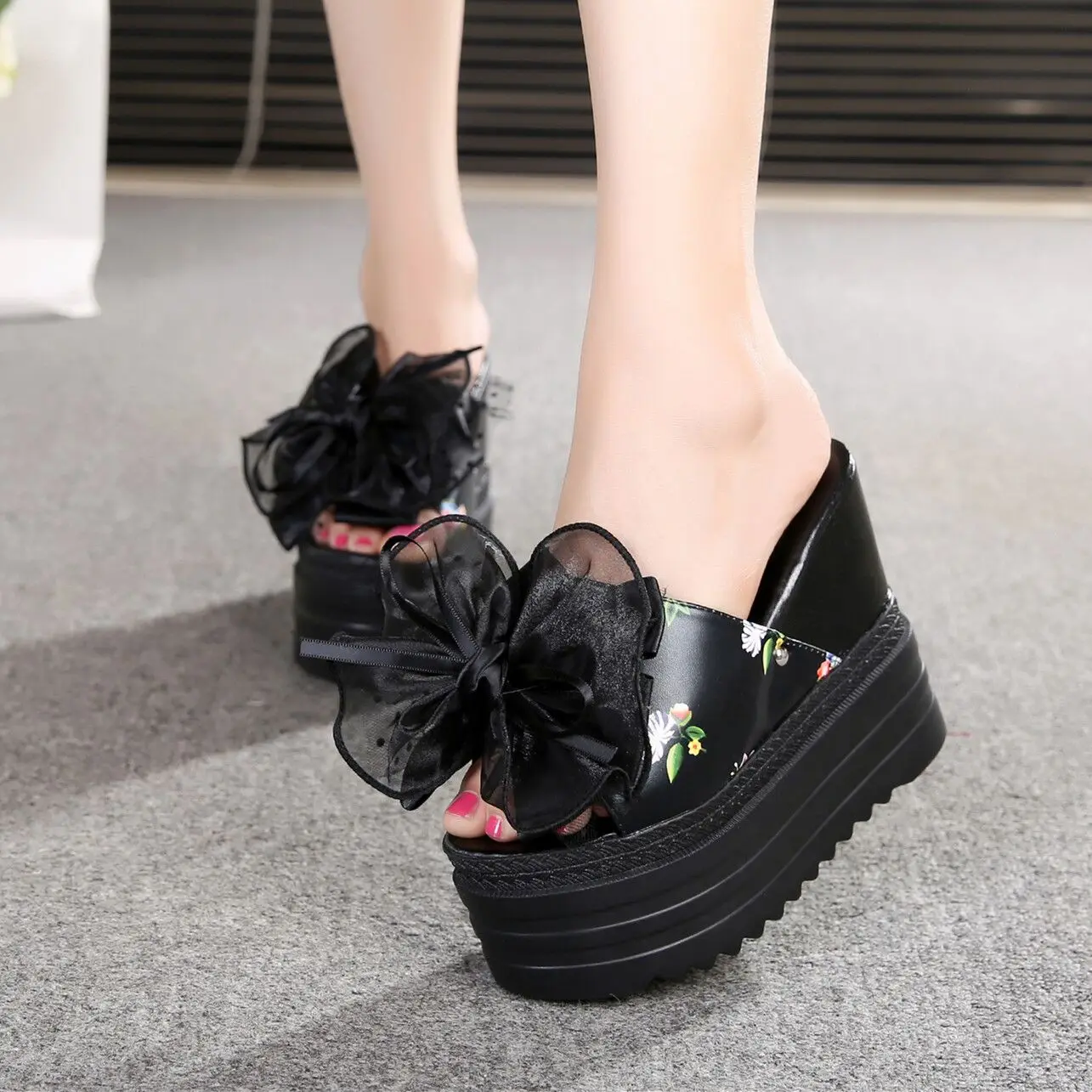 

Slippers, new, versatile, outer wear, thick-soled flowers, one-word drag wedge sandals and slippers, student womens shoes X807