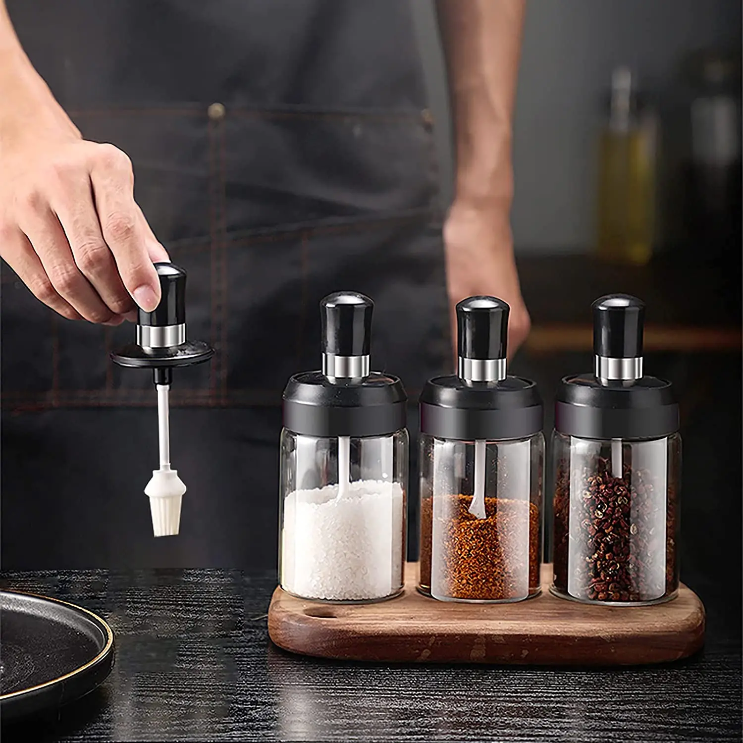 

Glass Spice Jar Spoon and Lid Integrated Spice Jar BBQ Seasoning Storage Jar Bottle Kitchen Salt Shaker Oil Bottle Gadget Set