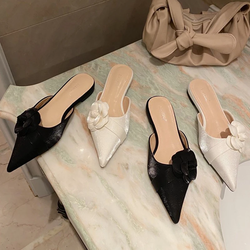 

2021 Fashion Women Low Heels Flat Slides Mules Brand Flower Beige Black Heels Closed Toe Slippers Outside Flip Flops Party Shoes