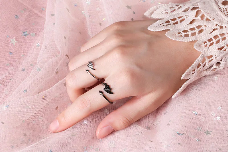 2019 New Angel Devil's Wing Shape Black Silvery Creative Simplicity Designer Ring Couple Lovers Open Rings for Women Men Jewelry |