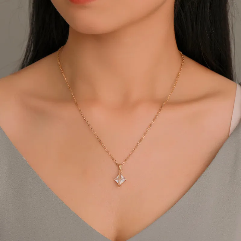 

New Personality Fashion Small Fresh Necklace Cold Wind Square Crystal Zircon Necklace Golden Color Silver Color Necklace Women