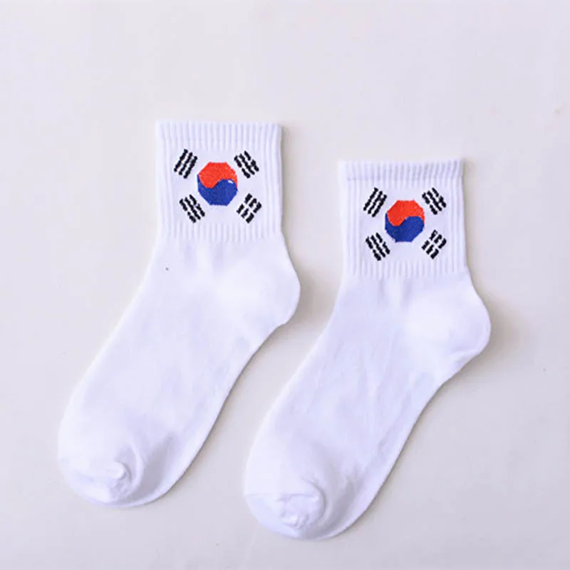 

Women Brand Cartoon Character Cotton Socks Harajuku Female Cute Unisex Skatebord Socks Hipster Fashion Animal Print Ankle Socks