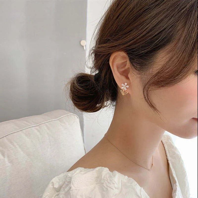 

New Cute Small Zircon Flowers Stud Earrings For Women Korean Sweet rystal Flower Earring Girls Fashion Elegant Jewelry