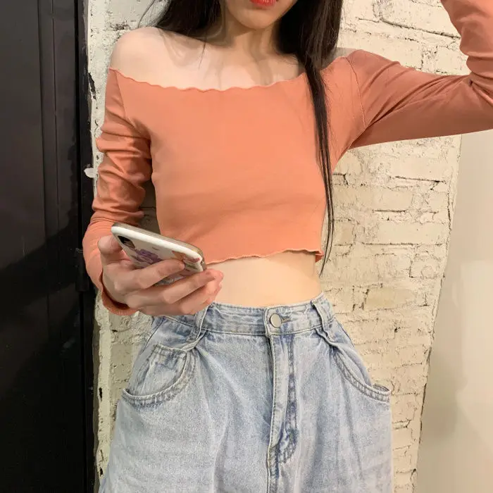 Женская футболка без бретелек однотонная короткая с длинными рукавами и