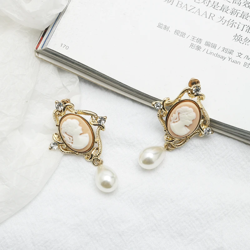 

Elegant Style Lady Avatar Mirror Shape Pearl Pendant 2021 Trend Dangle Earrings Vintage Body Decorations Unusual Earrings Boho