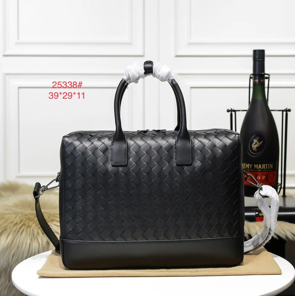 

Fashion men's briefcase business leather handbag hand-woven laptop bag