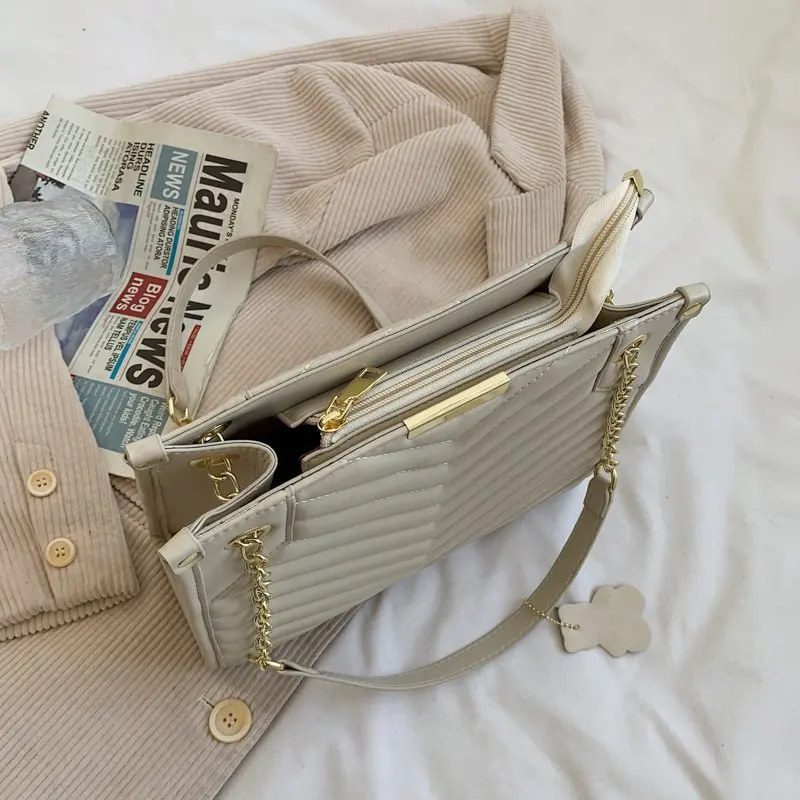 

2021 New mini handbags women fashion ins ultra fire retro wide shoulder strap messenger bag purse simple style shoulder bags