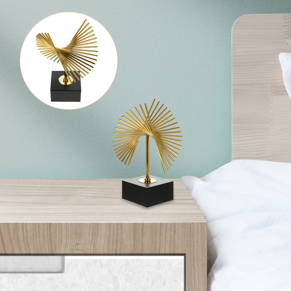 

1Pc Iron Art Ornament Abstract Sculpture Ornament Fashion Metal Desktop Ornament