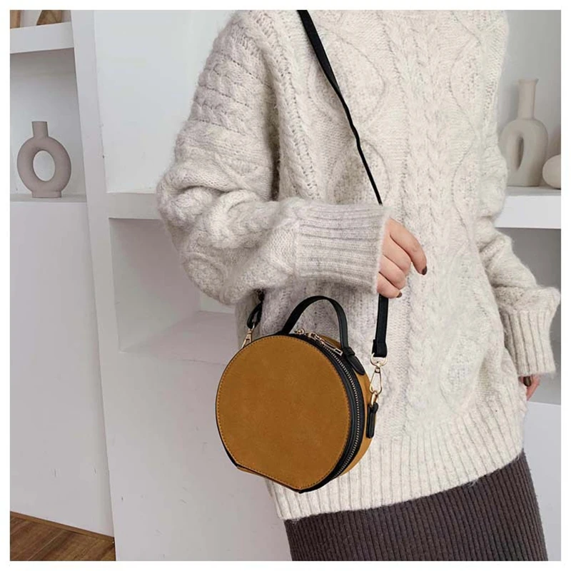 Новая женская сумка через плечо матовая маленькая черная в стиле ретро простая