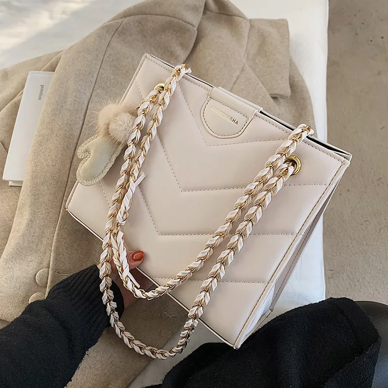 

High-quality Chain Ladies Bucket Bag 2021 New Wild Diamond Chain Bag Korean Version Single Shoulder Messenger Small Square Bag
