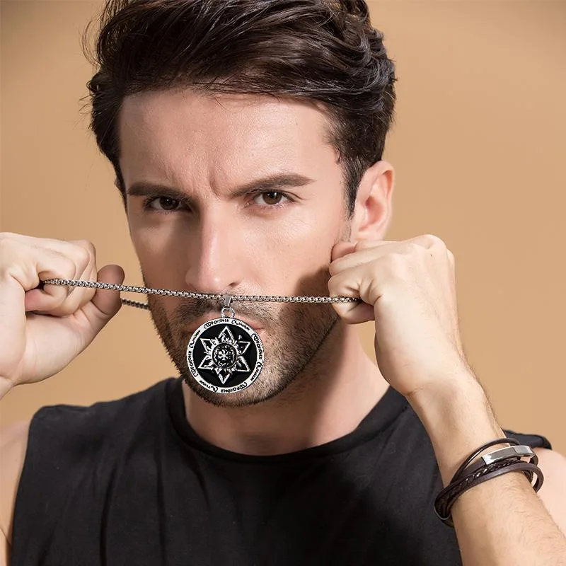 

2021 Charm Alloy Sweater Pendant Chain with Round Shield Hexagonal Cuboid Shape Personality Hiphop Necklace for Men Jewelry