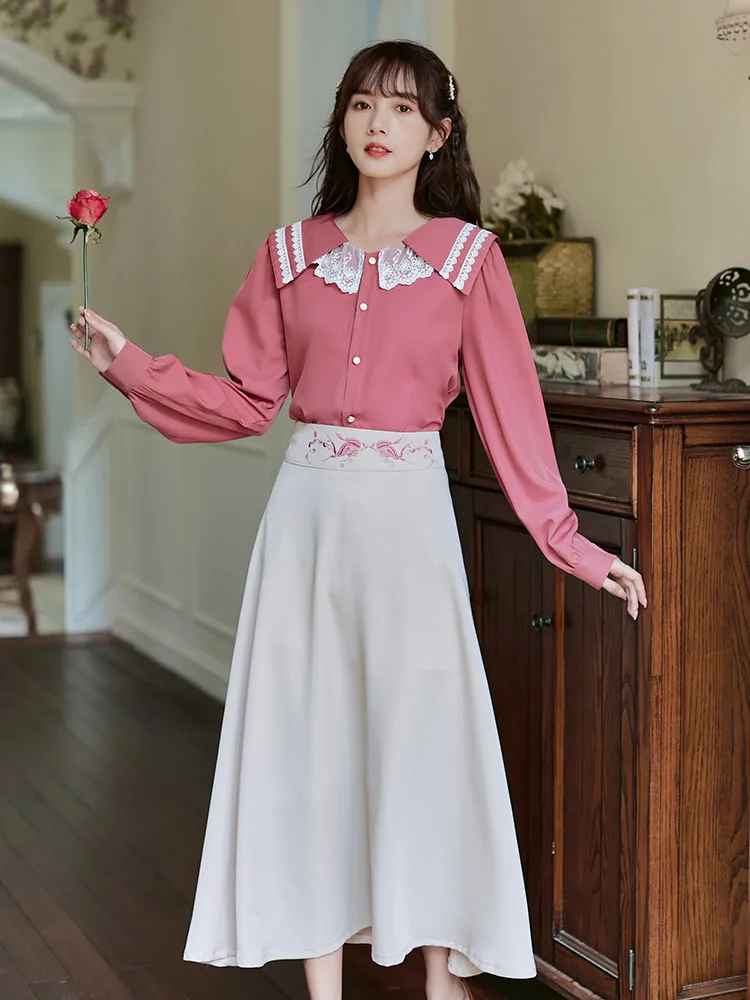 

Женский комплект из 2 предметов, шифоновая блузка с кружевным воротником и длинными рукавами и юбка-трапеция средней длины с цветочной выши...